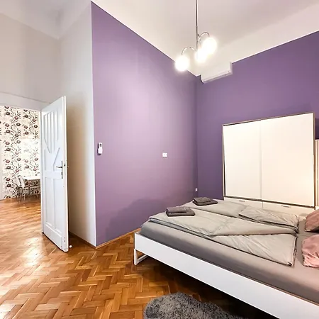 Stylish & Bright 1br In The Heart Of With Ac - Purple House *